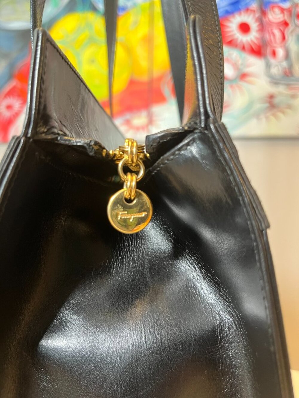 Salvatore Ferragamo Vintage Vara Bow Black Leather Shoulder Bag Code BC216676 - Picture 5 of 15